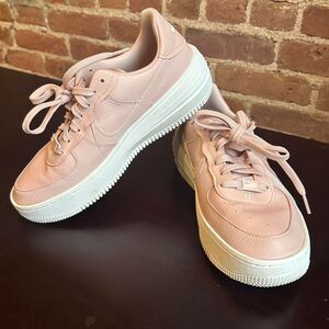 Nike Women's Pink Oxford Sneakers, NWOT